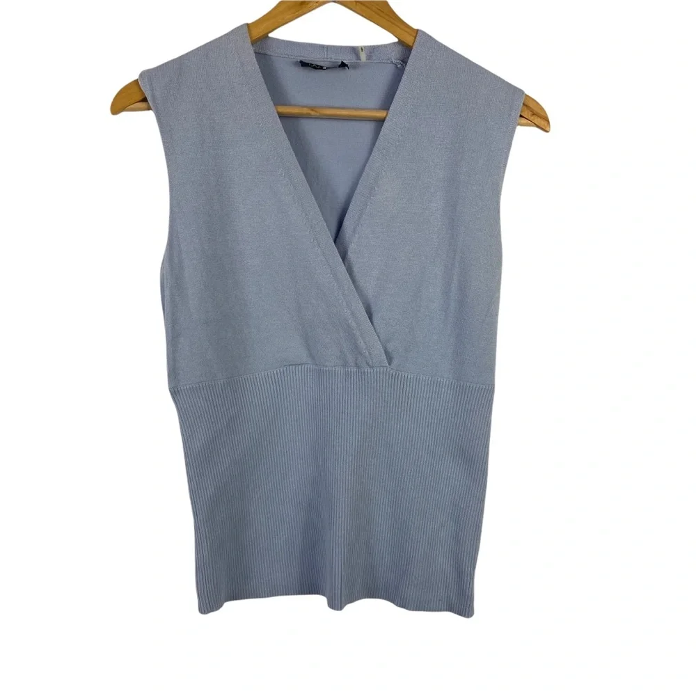 Tahari sleeveless sweater light purple V Neck Top Vest Rayon Medium